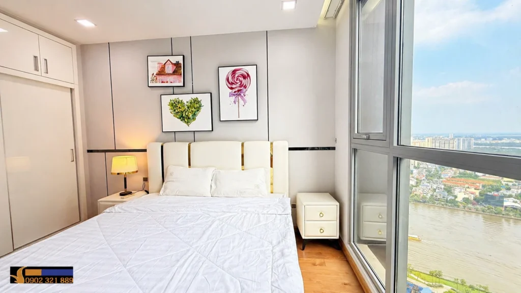 Phòng ngủ căn hộ 2 phòng ngủ Vinhomes Central Park cho thuê diện tích lớn, thiết kế sáng hiện đại, view sông thoáng đẹp.