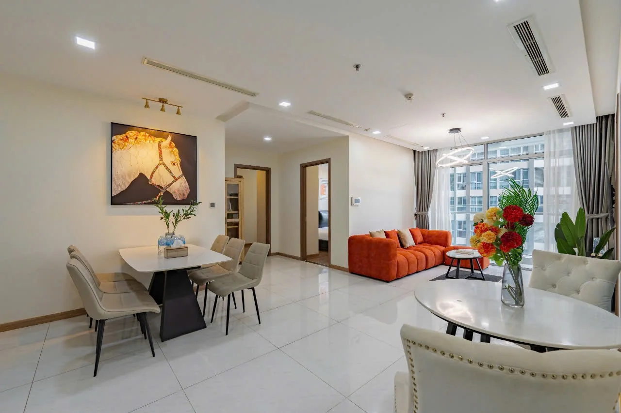 Không gian phòng khách và bàn ăn căn hộ Park 4 Vinhomes Central Park 4PN 120m2