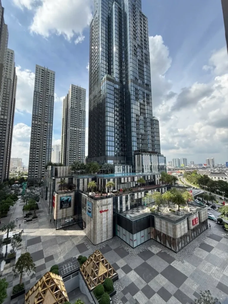 View căn hộ Landmark 2 trực diện tòa Landmark 81 và Vincom Center Vinhomes Central Park